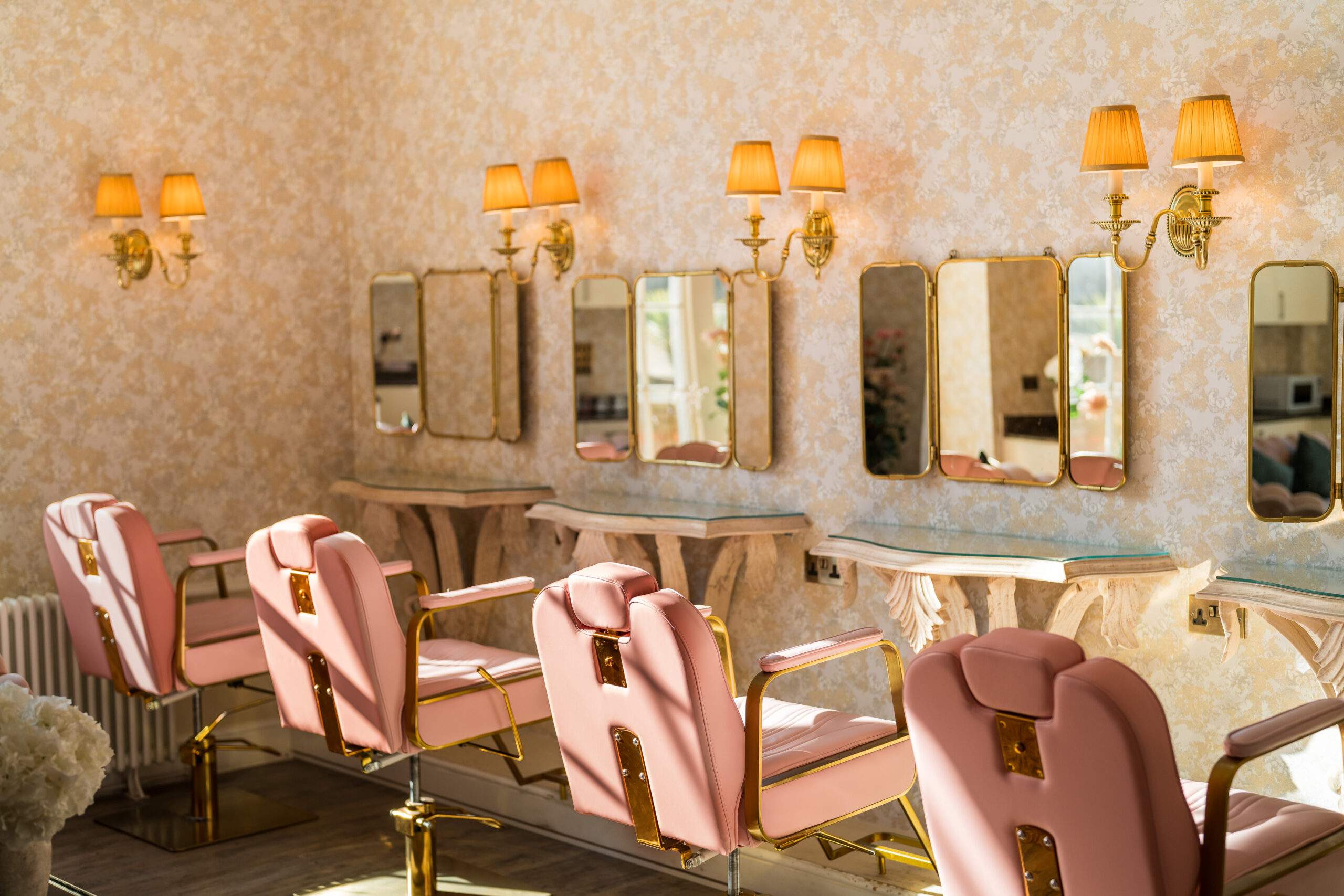 Froyle Park is a weddign Venue situated on the Surrey / Hampshire border, with it's own purpose-built Bridal getting ready space called the Hideaway. The Salon has designated hair and makeup station, making it the perfect space for the Bridal Party to start their day.